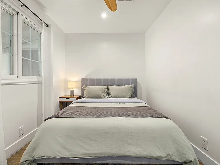 11008 Mansel Ave — Photo 14