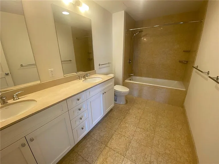 100 Exchange St #1402 — Photo 13