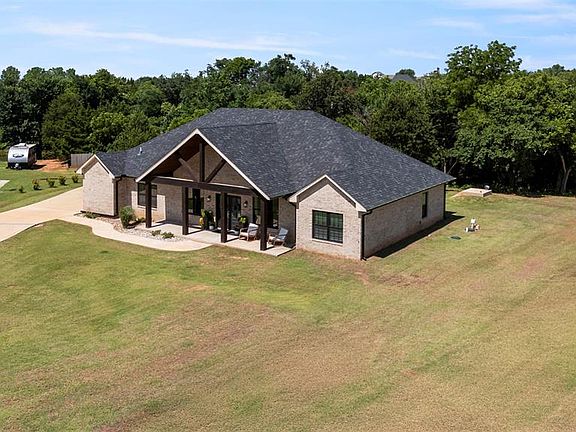 4th image of 1074 Fawn Meadow Dr