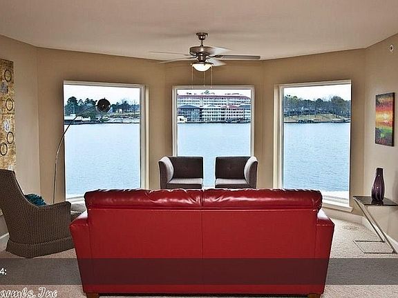 4th image of 101 Long Island Dr