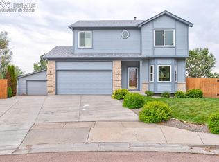 825 Crestline Dr, Colorado Springs, CO 80916