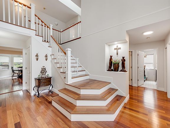 3rd image of 128 Parkside Dr