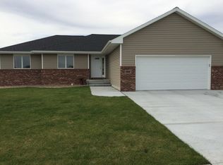 1705 E 59th St, Kearney, NE 68847