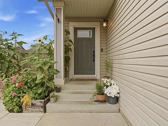 5th image of 1564 36th Ave NW