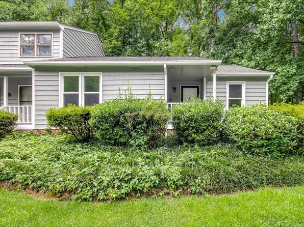 111 Abbots Glen Ct, Cary, NC 27511