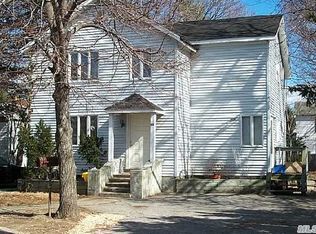 141 Railroad Ave, Syosset, NY 11791