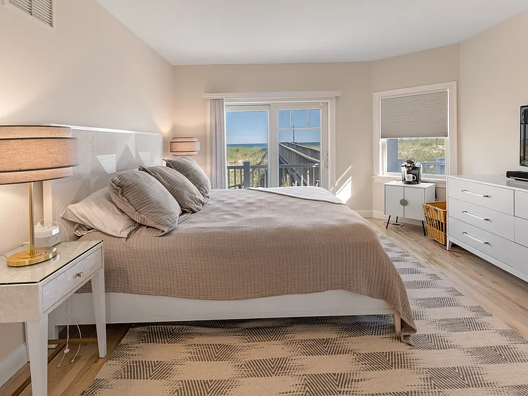 781 Dune Rd — Photo 12