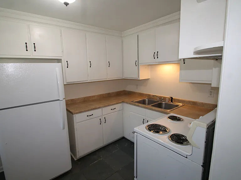 1 W 52nd St #2 — Photo 8