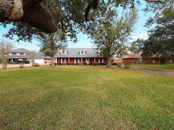 2nd image of 4113 Country Dr