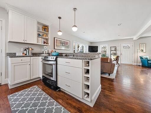 4th image of 122 Dighton Ave