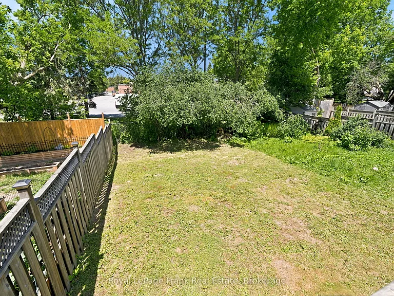 26 Fallingbrook Cres — Photo 39