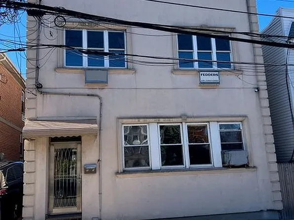 5630 Remsen Pl, Maspeth, NY 11378