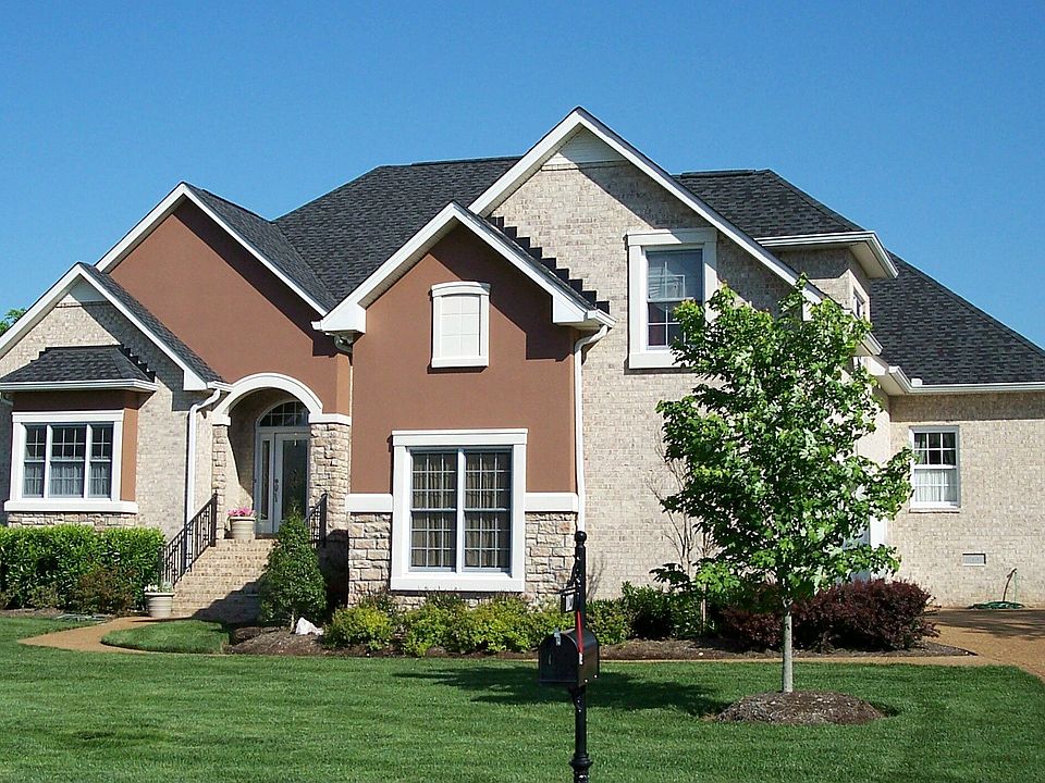 5 bdrm, 4 bth, 3 car gar