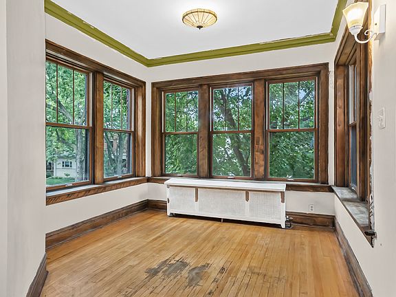 4th image of 6549 N Bosworth Ave