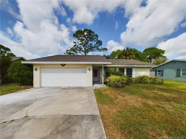 256 Poinciana St, Sebastian, FL 32958