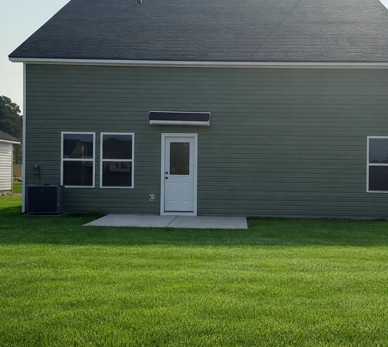 4 bed, 2.5 bath, 1892 sqft, $2,500 — Photo 2