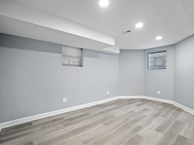 5329 N Central Ave #1 — Photo 5