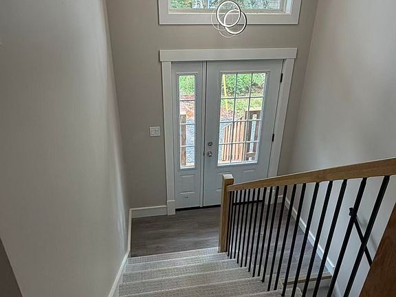 2nd image of 25A Riverside Dr