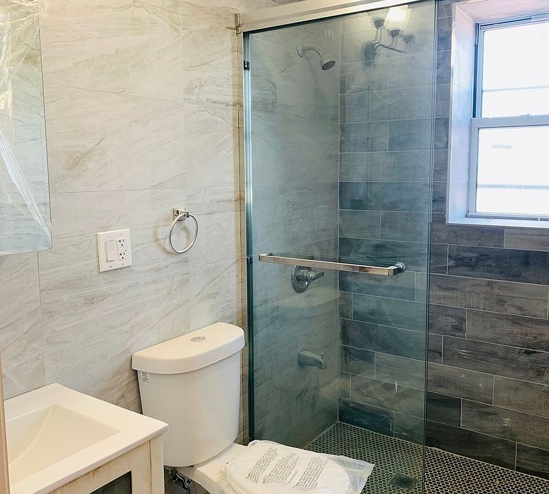 1st image of 720 E 91st St APT 4