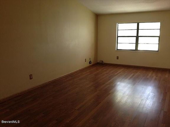 4th image of 4740 Pine St