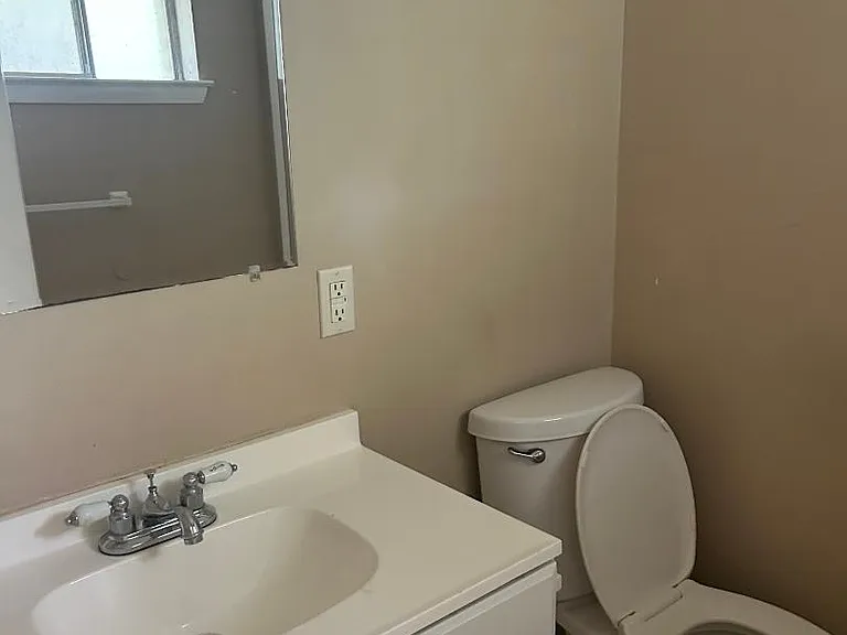 1120 Leigh St — Photo 7