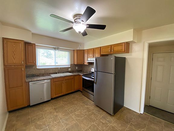 4th image of 1050 Florland Dr