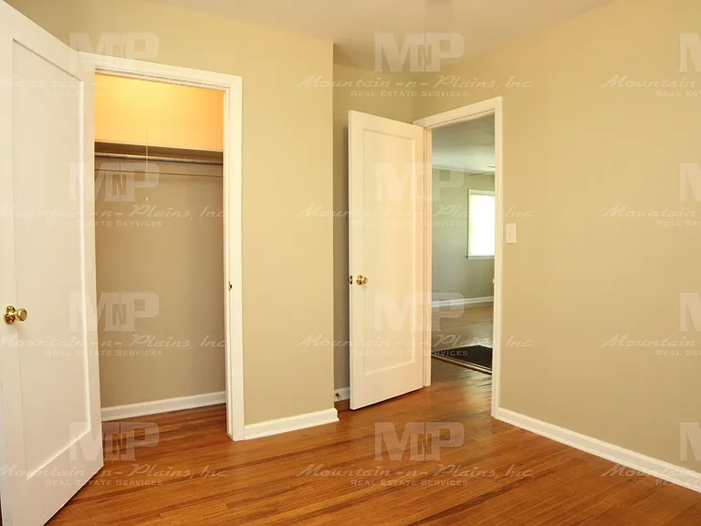 230 N Whitcomb St — Photo 8