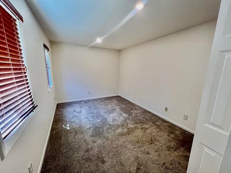 2067 Woods Ln #14 — Photo 7