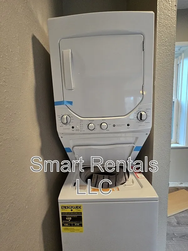 Studio, 1.0 bath, 600 sqft, $699 — Photo 3
