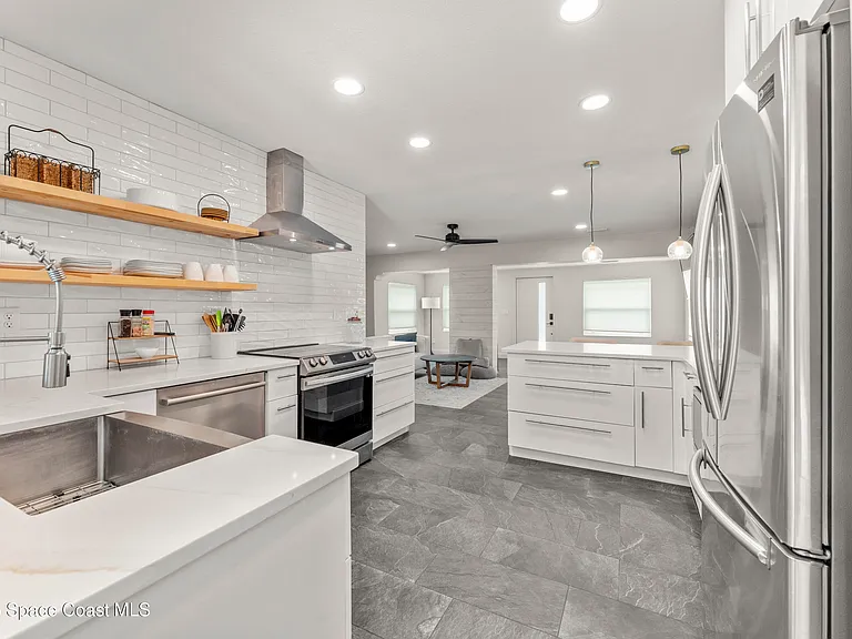 430 Michigan Ave — Photo 10