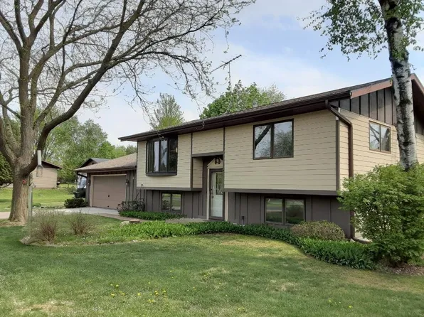 E2441 Janl Dr, Waupaca, WI 54981