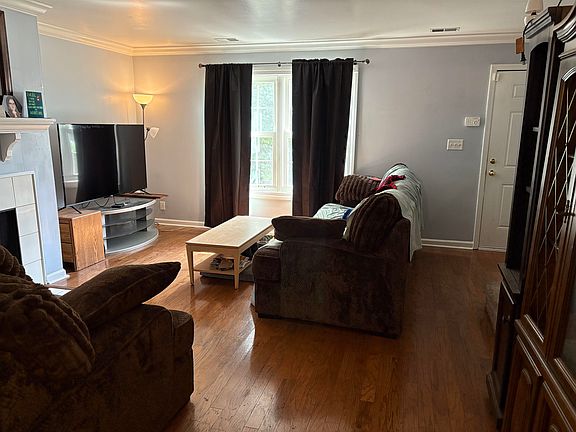 3rd image of 1143 Burdette Ave