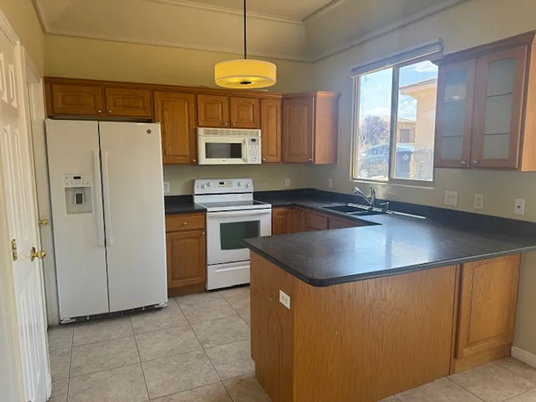 2409 E 200 S — Photo 5