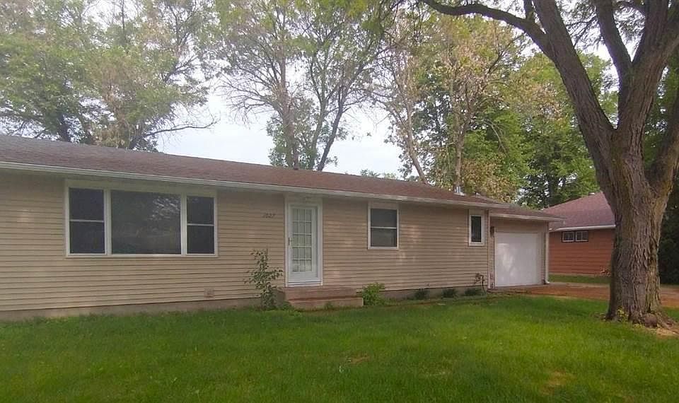 1st image of 1027 3rd Ave N