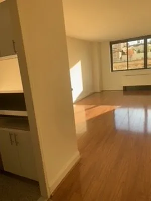 Rented by 280 Park Avenue South Realty | media 18