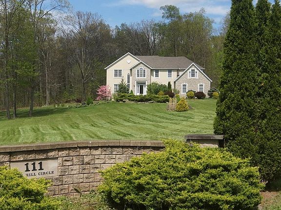 2nd image of 111 Oak Hill Cir