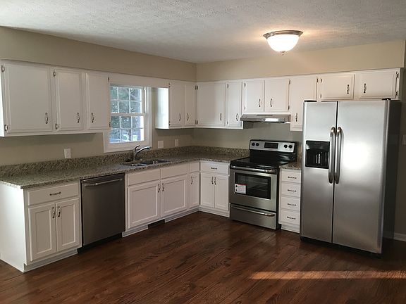 2nd image of 835 Glenview Way