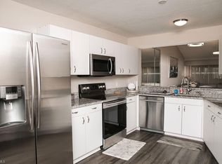 121 Gabriel Cir APT 10, Naples, FL 34104