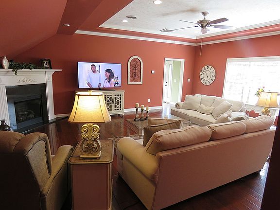 5th image of 301 Garland Dr