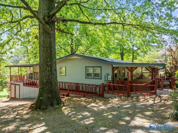 1671 Point Of Pnes, Guntersville, AL 35976