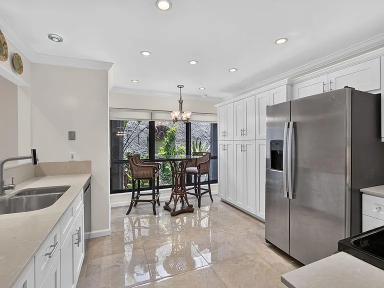 65 Balfour Rd E — Photo 5