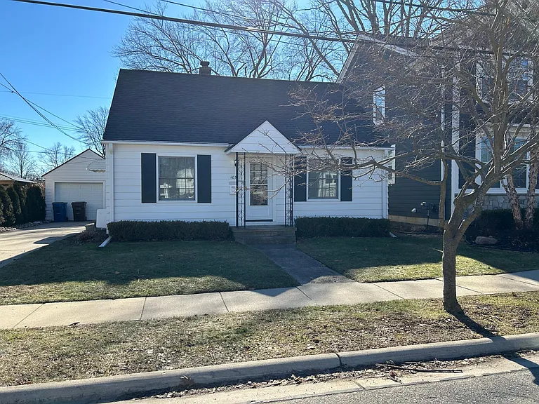 1051 Linden St — Photo 1