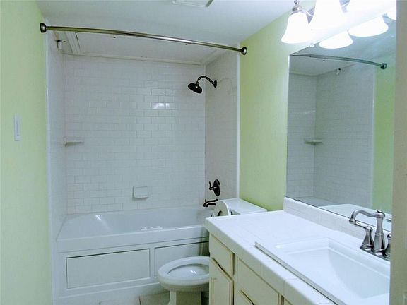 5th image of 1429 Meadowood Village Dr