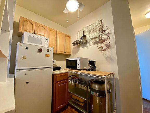 4th image of 524 E 13th St #4E