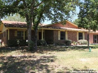 1055 Bluebonnet Ln, Adkins, TX 78101