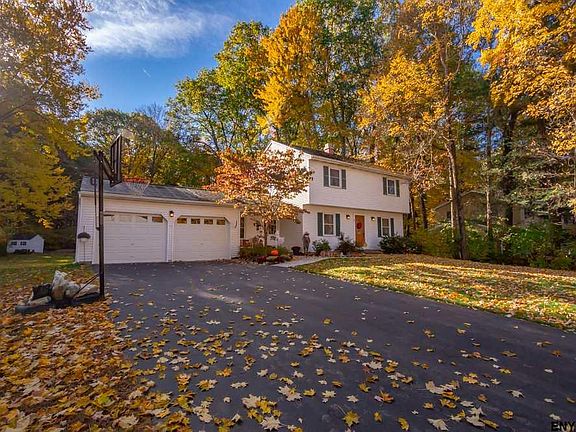 2nd image of 27 Barkwood Ln