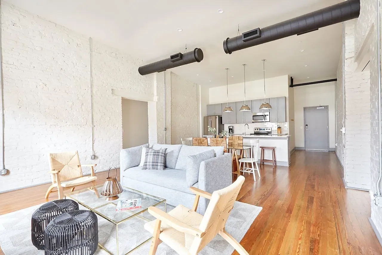 3 bed, 1000 sqft, $3,600 — Photo 1