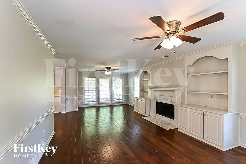 4 bed, 3.5 bath, 3132 sqft, $2,775 — Photo 3