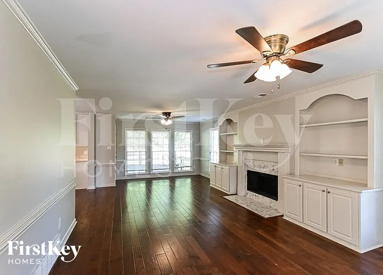 1217 Pinpointe Dr — Photo 3