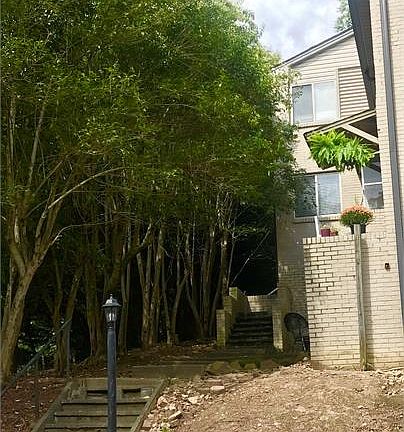 3rd image of 1010 Broadway St APT A